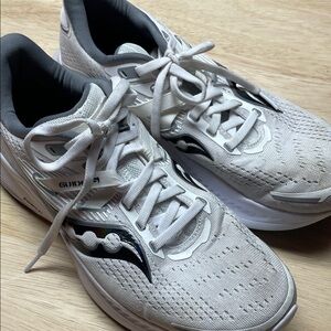 Saucony White and Gray Athletic Sneakers - Women’s 9.5